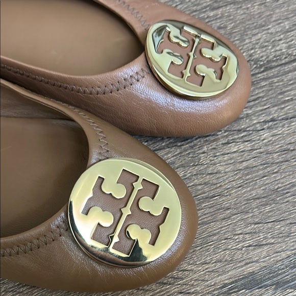 Tory Burch Minnie Travel Leather Ballet Flats in Camel - Picture 3 of 10